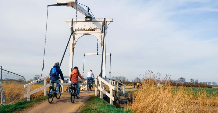 Amsterdam: Dutch Countryside E-Bike with Cheese & Clogs - From Central Station to the open polder