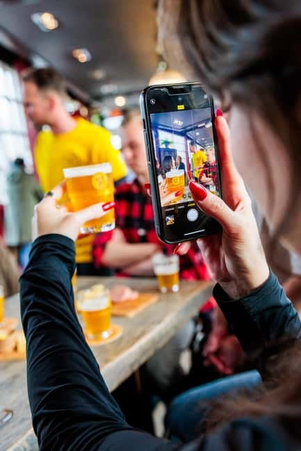 Amsterdam: Dutch Craft Beer Tasting with cheese and snacks - What happens during the one-hour tasting