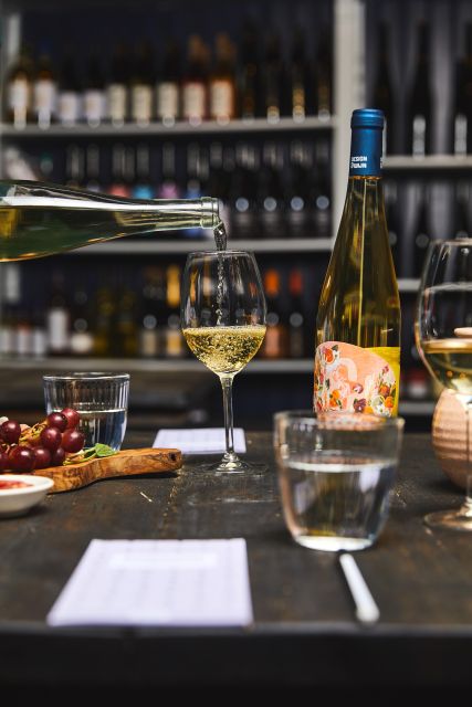 Amsterdam: Dutch Wine Tasting with Sommelier - The orange wine and other unusual pours