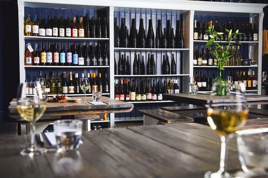 Amsterdam: Dutch Wine Tasting with Sommelier - Music, presentation, and small touches