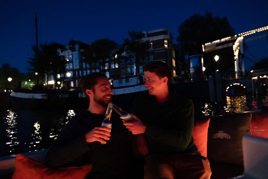 Amsterdam: Evening Canal Cruise with (Open) Bar on Board - Should you book the Flagship Amsterdam evening cruise?