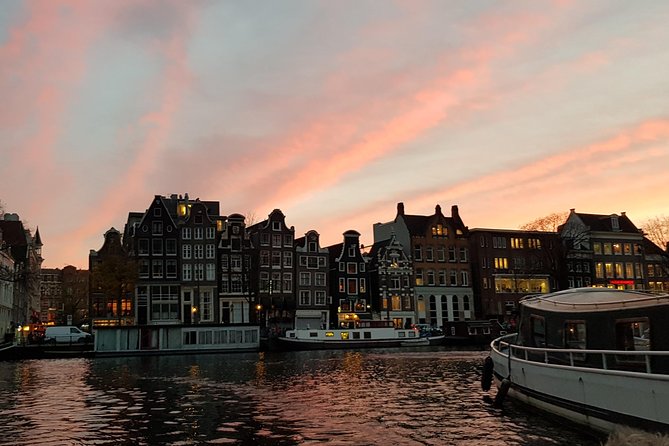 Amsterdam Evening Cosy & Small Cruise & Drinks and Bites - Sunset - The captains are part of the itinerary