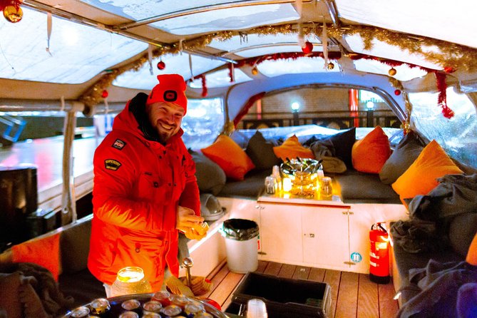 Amsterdam Evening Cosy & Small Cruise & Drinks and Bites - Sunset - The open electric boat makes a difference