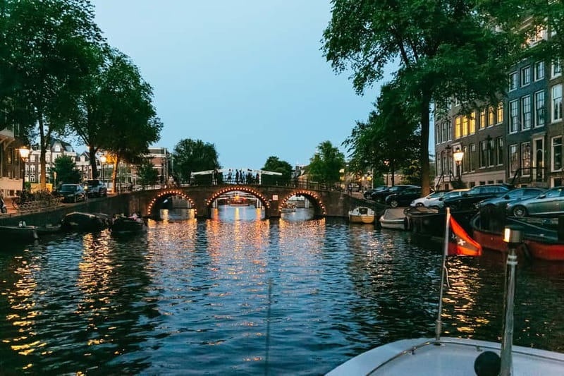 Amsterdam: Evening Cruise with Optional Wine and Snacks - Who will enjoy this cruise most