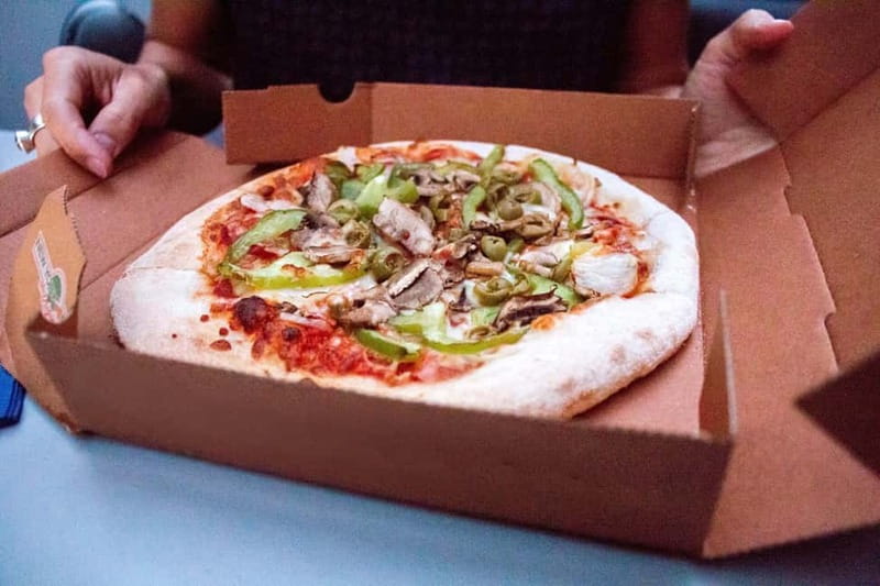 Amsterdam: Evening Pizza Cruise Along the Canals - Unlimited drinks and the real value of $40