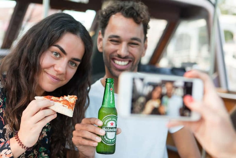 Amsterdam: Evening Pizza Cruise Along the Canals - How much commentary should you expect?