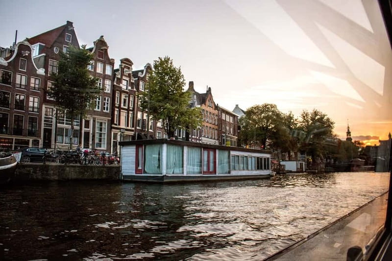 Amsterdam: Evening Pizza Cruise Along the Canals - Should you book the Amsterdam Pizza Cruise?