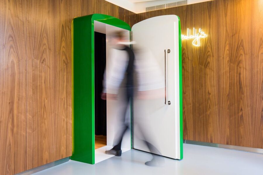 Amsterdam: Exclusive Heineken Experience VIP Tour Ticket - Five premium beers in a hidden bar
