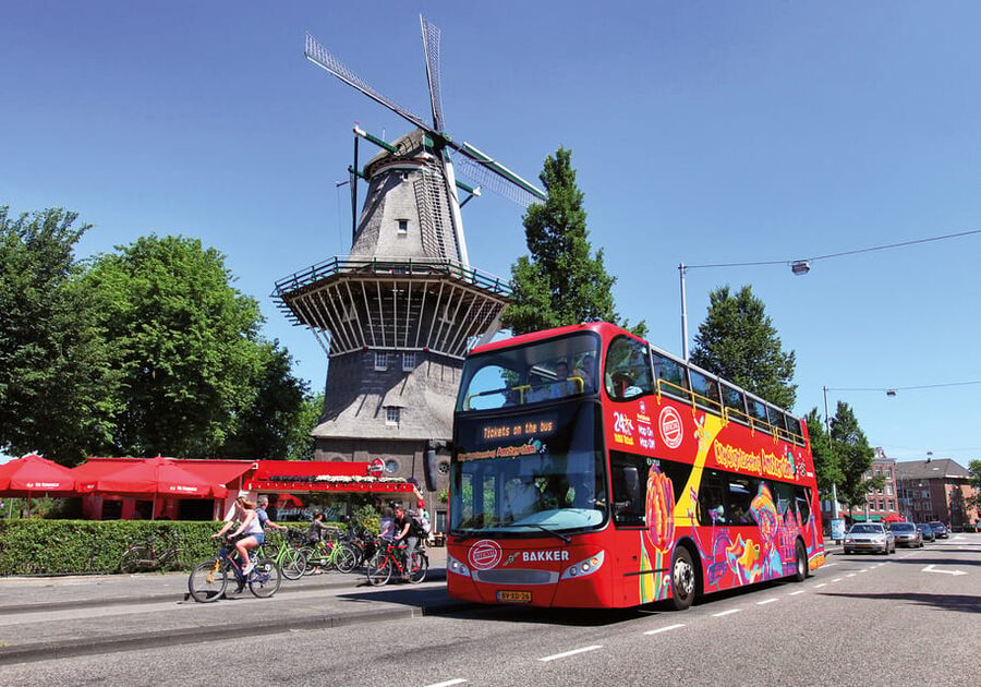 Amsterdam: Explore Pass with Over 35 Attractions - Using the app and booking popular sights