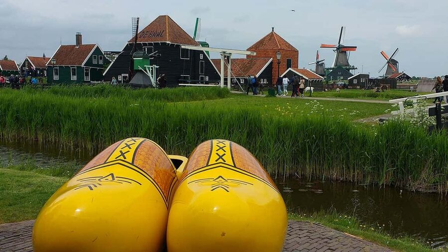 Amsterdam: Explore Zaanse Schans: Half-Day Luxury Coach Trip - How much time do you really get?