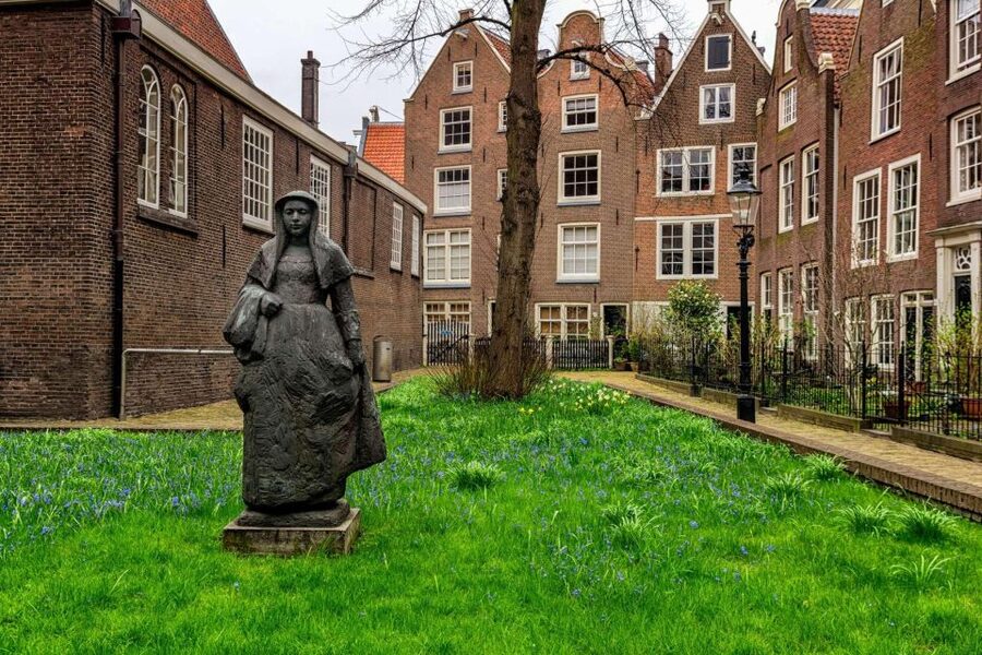 Amsterdam Family Friendly Historical Walking Tour - Comfort, access, and booking details