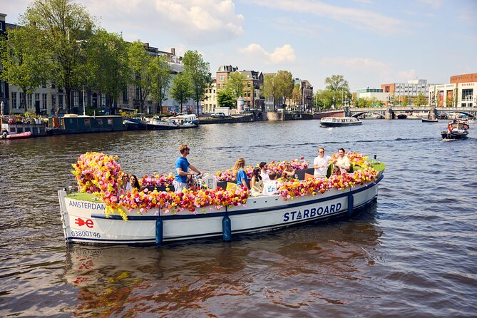 Amsterdam Flower Boat Canal Cruise with Local Guide - Seven Bridges: a one-minute photo opportunity