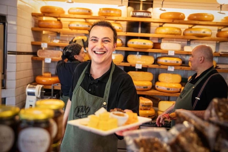 Amsterdam: Food and Canal Tour - A private boat ride through Amsterdam’s canals