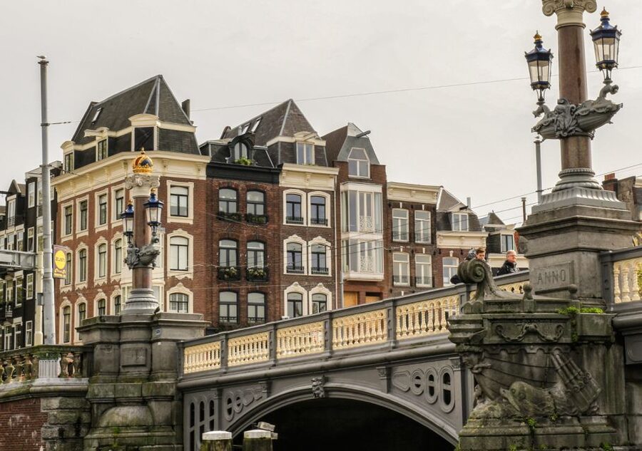 Amsterdam: German Canal Cruise with Unlimited Drinks Option - Choosing the unlimited drinks option