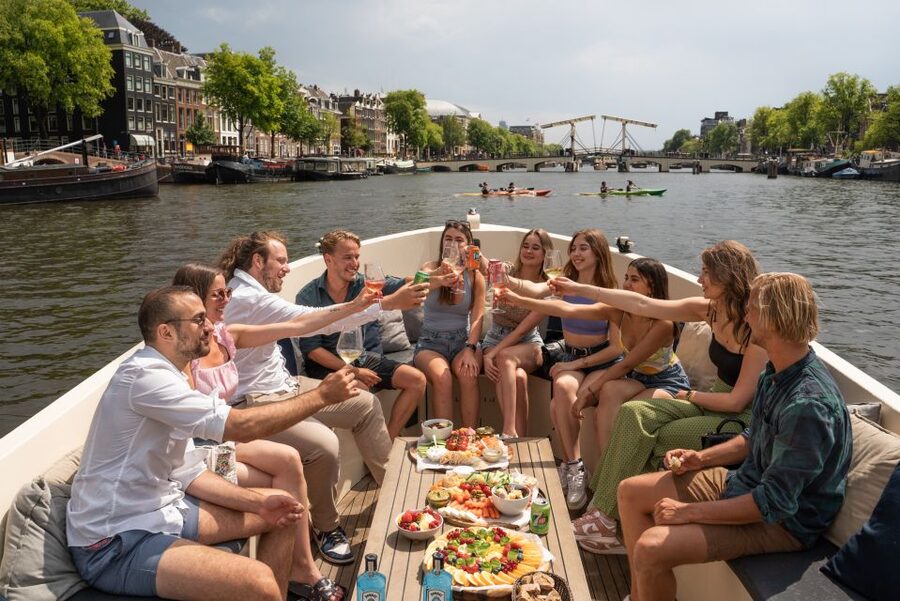 Amsterdam: German Guided Canal Cruise with on Board Bar - Key points to know before booking