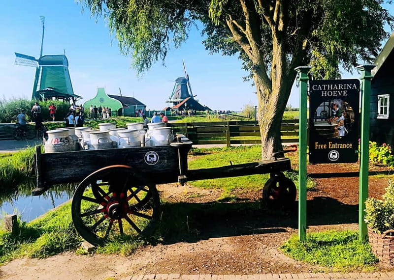 Amsterdam: Giethoorn, Afsluitdijk and Zaanse Schans Day Trip - Giethoorn: the calm center of the afternoon