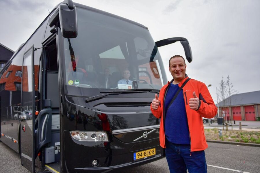Amsterdam: Giethoorn and Zaanse Schans Windmills Day Tour - Crossing the country with a guide