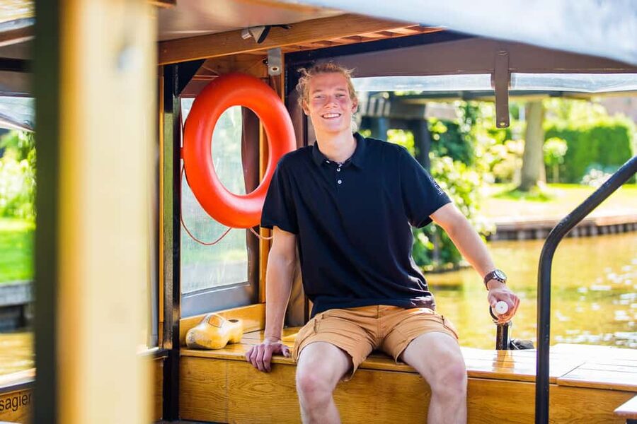 Amsterdam: Giethoorn Day Trip with Boat Tour - Why Giethoorn makes a good day trip from Amsterdam