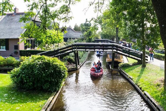 Amsterdam: Giethoorn Tour Scenic Cruise, Cheese & Free Time - Key points to know before booking