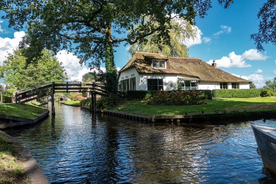 Amsterdam: Giethoorn Tour Scenic Cruise, Cheese & Free Time - Who will enjoy this day trip most
