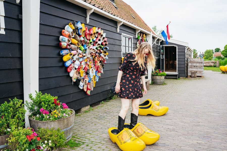 Amsterdam: Giethoorn, Volendam, and Zaanse Schans Tour - Three Dutch villages, one very full day