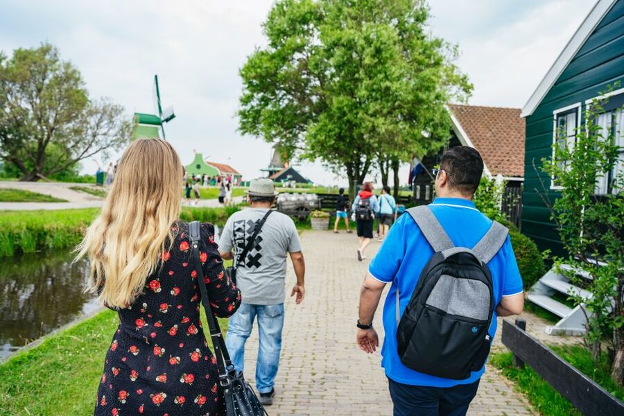 Amsterdam: Giethoorn, Volendam, and Zaanse Schans Tour - Walking, weather, and the practical side