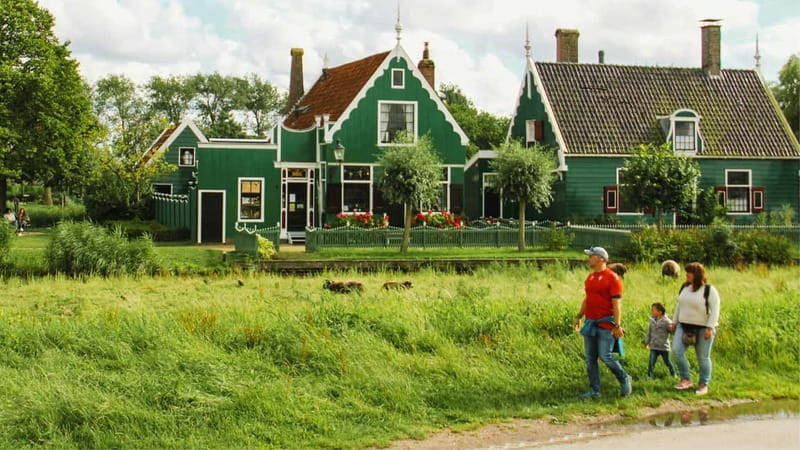 Amsterdam: Giethoorn & Zaanse Schans Small Group Day Trip - Is $147 a fair price?