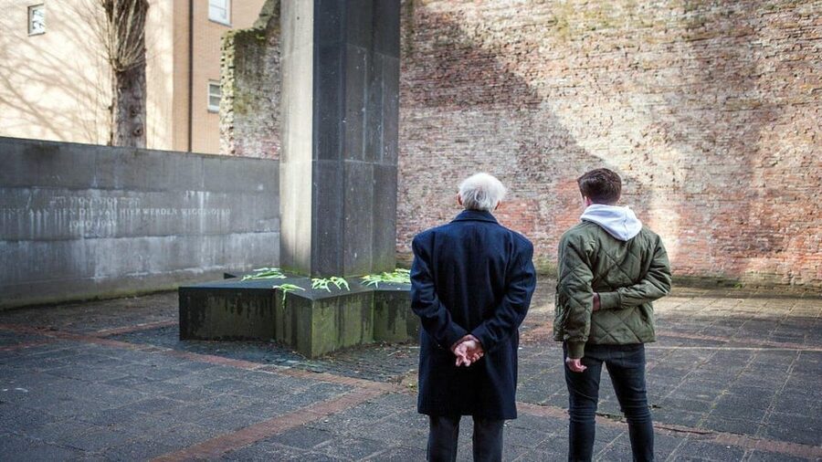 Amsterdam: Guided Anne Frank Small-Group Walking Tour - Key points at a glance