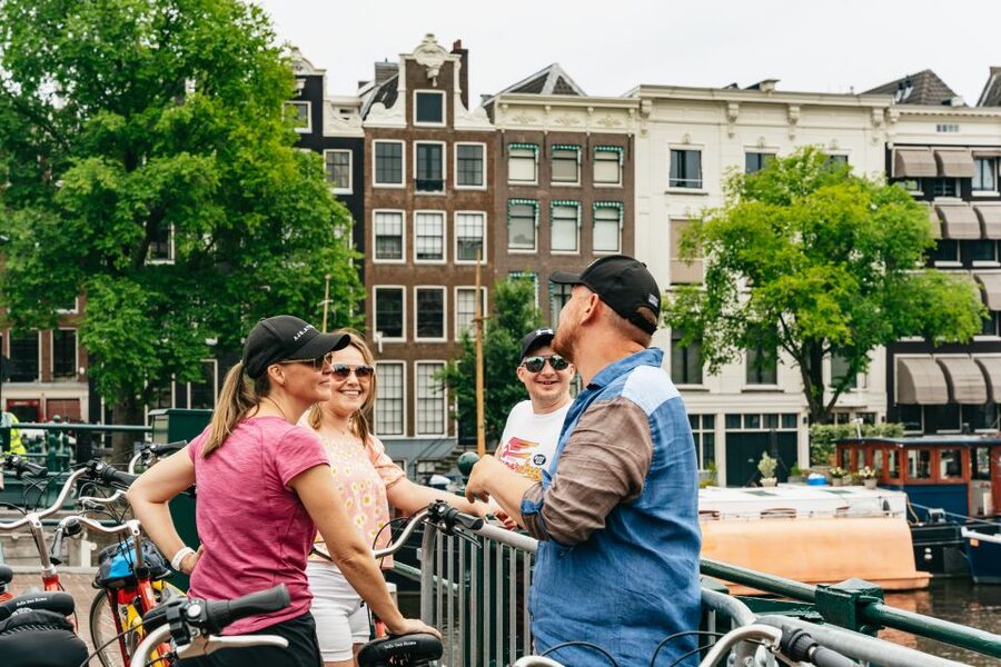 Amsterdam: Guided Bike Tour City Centre in EN/DE/FR/ES - A well-timed pause in Vondelpark