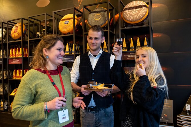 Amsterdam : Guided Cultural Food Tour - Starting at the National Monument and Dam Square