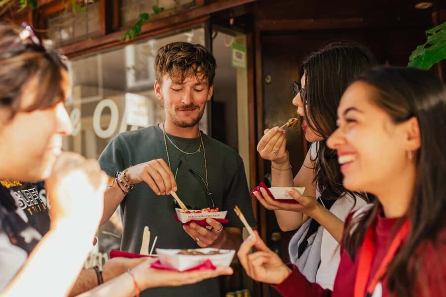 Amsterdam: Guided Cultural Food Tour in German or English - The canal belt and crooked houses