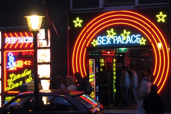 Amsterdam: Guided Red Light District and City Walking Tour - Int Aepjen, one of two remaining wooden buildings
