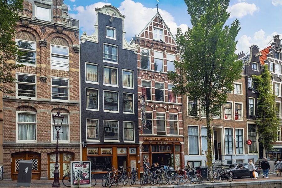 Amsterdam: Hash, Marihuana, and Hemp Museum Entry Ticket - Spend time in the recently renovated Hemp Gallery