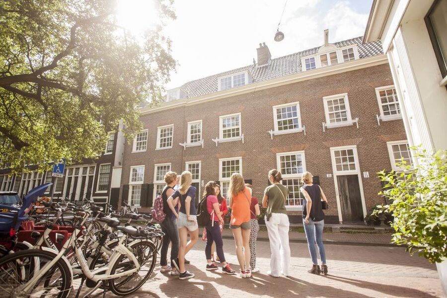 Amsterdam: Hidden Gems & Highlights Guided Bike Tour - Anne Frank’s House as a Serious Pause