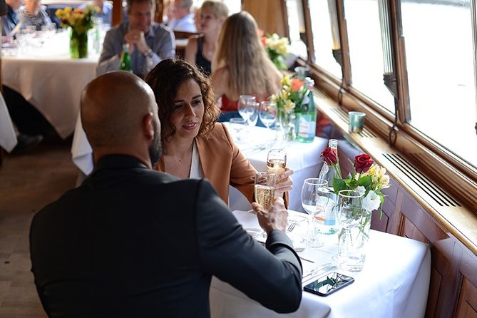 Amsterdam: High Tea Cruise - Windows, views, and taking photographs