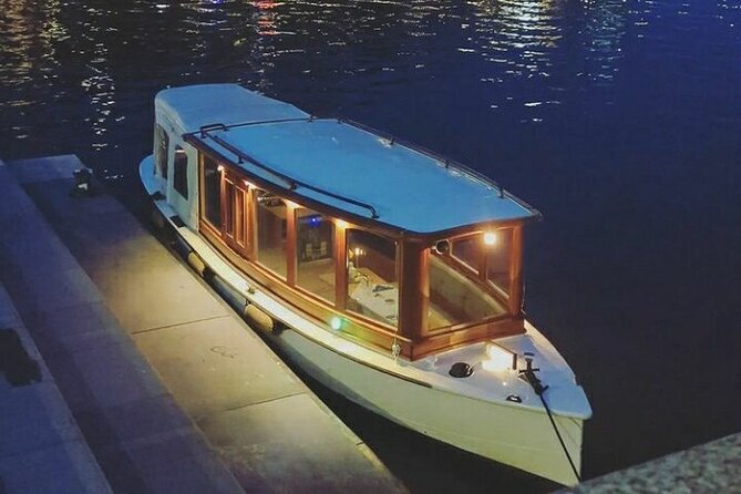 Amsterdam Highlights Canal Cruise with a Drink - Who should book this cruise?