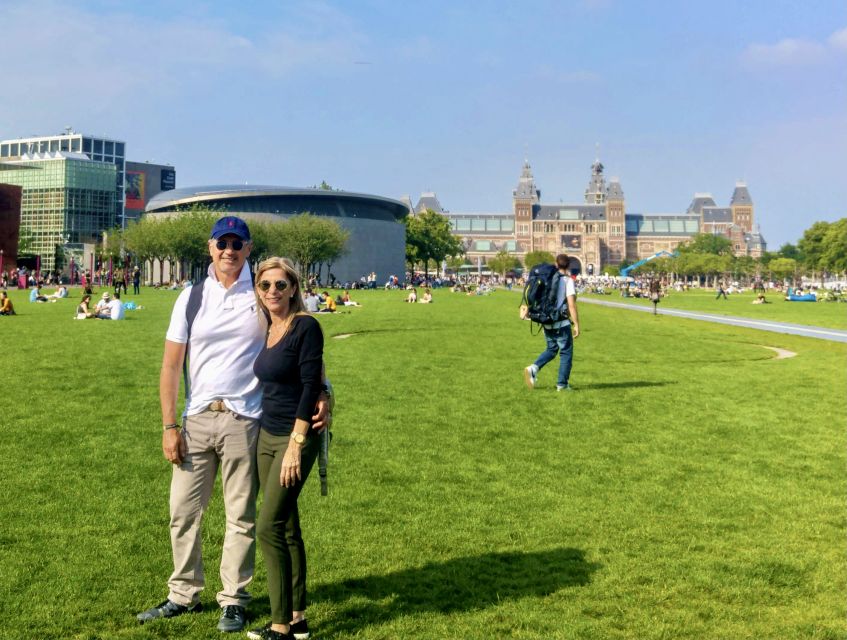 Amsterdam: Highlights & Hidden Gems Private Walking Tour - De 9 Straatjes, a compact area for browsing