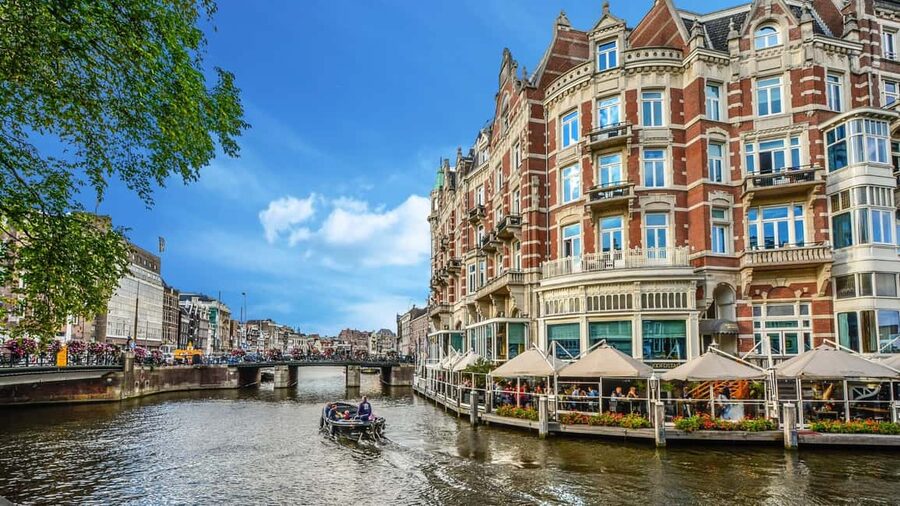 Amsterdam: Highlights & Hidden Gems Private Walking Tour - Starting at the National Monument and Dam Square