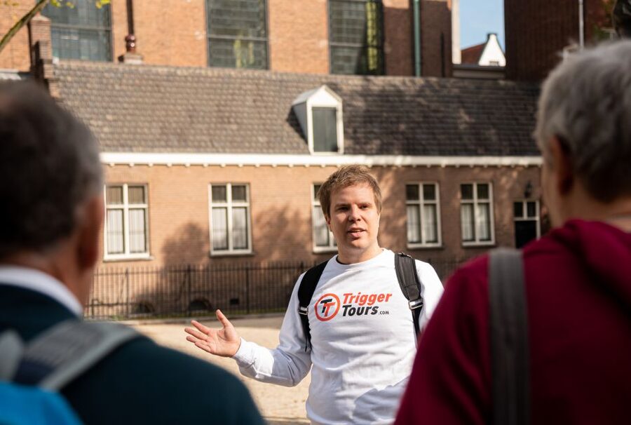 Amsterdam: Highlights & History Walking Tour - Starting at the Park Plaza Victoria Hotel