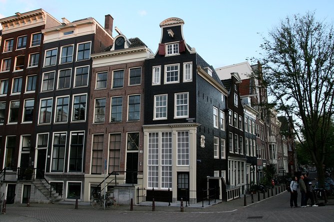 Amsterdam Highlights Walking Tour: Small Group Experience - What makes the guides useful