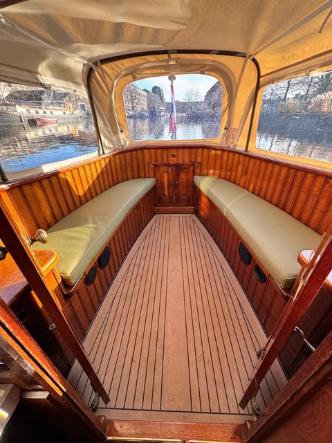 Amsterdam: Historic Boat Cruise with open bar and nibbles - Booking details worth knowing