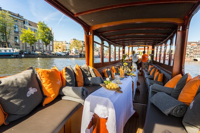 Amsterdam Historic Tour On Classic Saloon Boat - Choosing your departure time and starting point