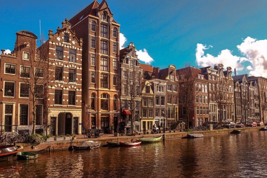 Amsterdam: Historic Walking Tour - Dam Square and the former city hall