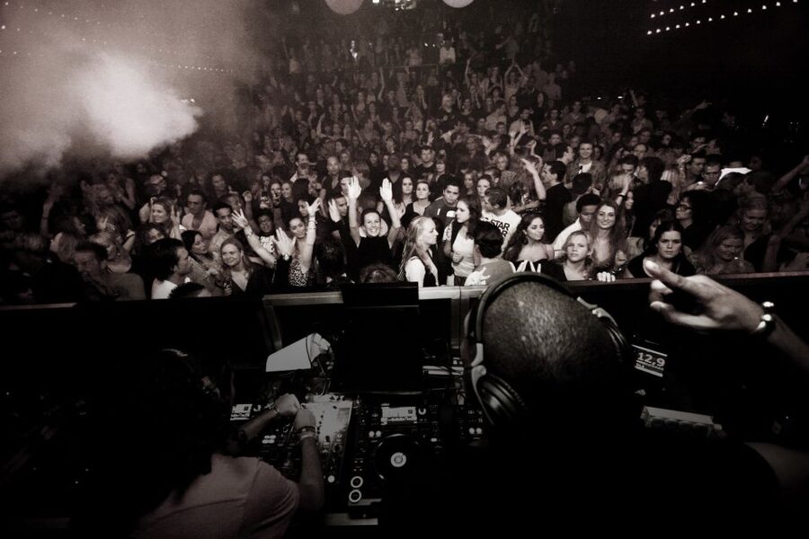 Amsterdam: House of Bols Entry Ticket and Nightlife Ticket - Club choices from techno to live music