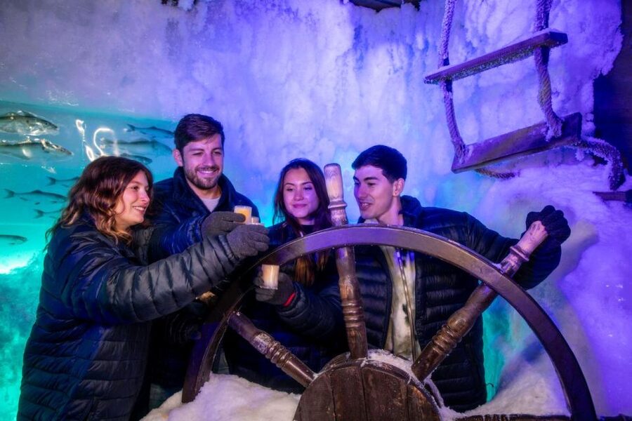 Amsterdam: Icebar Entry Ticket with 3 Drinks - The warm lounge comes first
