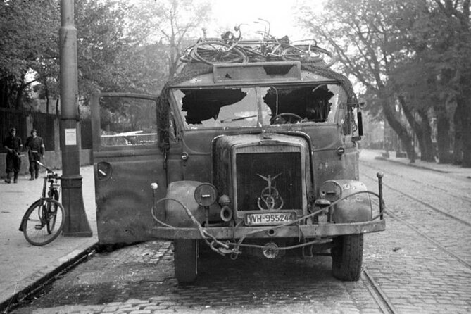 Amsterdam in World War Two Cycle Tour - Starting at Victorieplein and the June 1943 raid