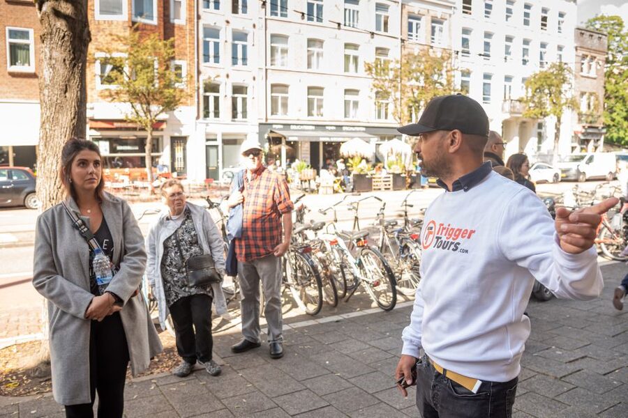 Amsterdam: Jewish Quarter and History Guided Tour - The Dokwerker and the meaning of protest