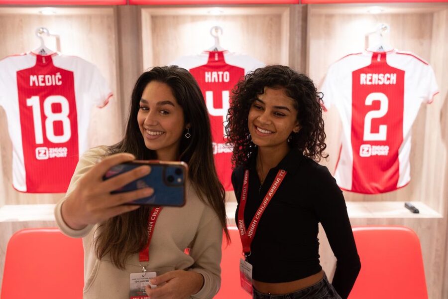 Amsterdam: Johan Cruijff ArenA Tour with Optional Guide - How much value do you get for $32?