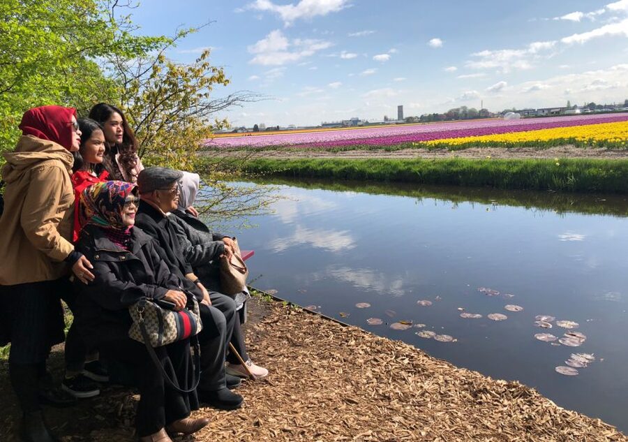 Amsterdam: Keukenhof Tulip Garden and Giethoorn Experience - Why this pairing works