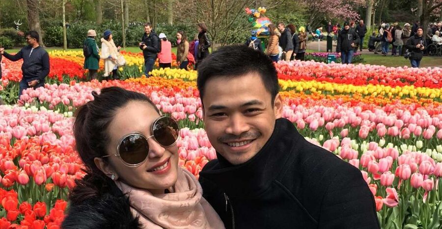 Amsterdam: Keukenhof Tulip Garden and Giethoorn Experience - Meeting in Amsterdam at 8:30 AM